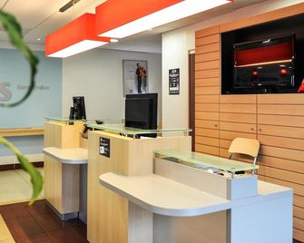 ibis Bordeaux Saint-Émilion - Saint-Émilion - Front desk