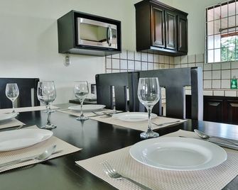 Apartment 10: Condos Vista al Volcan - Second Floor - La Fortuna - Essbereich