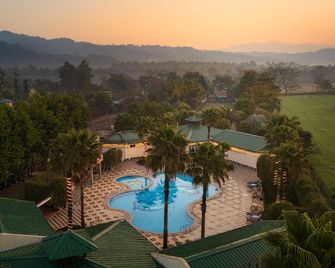Gajraj Trails Resort - Rāmnagar - Pool