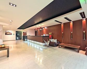 Hotel Cubix - Braşov - Lobby