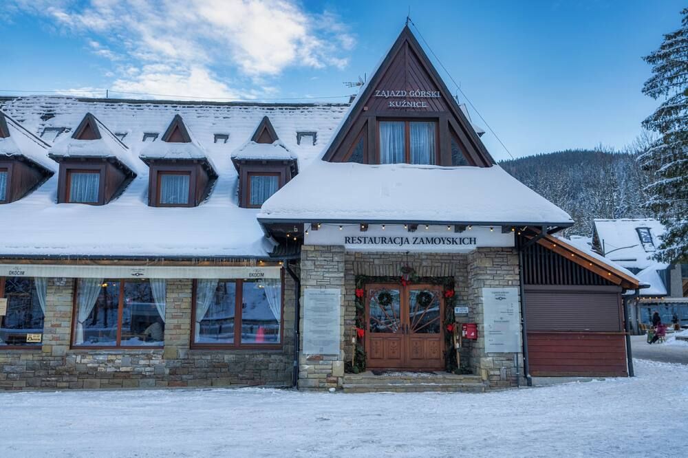 زاجازد جورسكي كوينيتس - بولسكي تاتري إس إيه - زاكوباني - مبنى