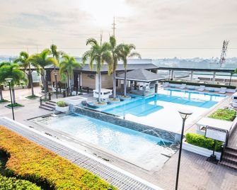 L'fisher Hotel - Bacolod - Pool