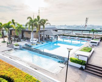 L'fisher Hotel - Bacólod - Piscina