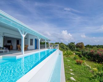 Superb villa sea view, 5 persons, 2 bedrooms, dominant and ventilated, swimming pool - Capesterre-de-Marie-Galante - Pool