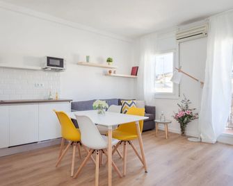 Flateli Providencia - Barcelona - Dining room