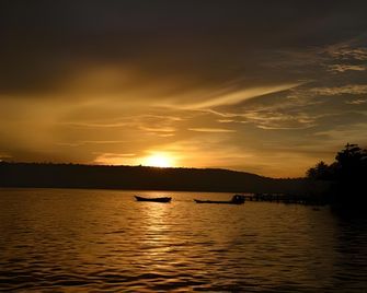 Mansinam Beach Resort - Manokwari - Playa