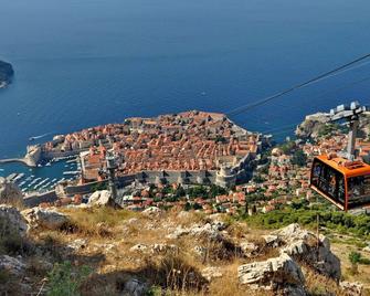 Room in Dubrovnik with air conditioning, WiFi washing machine 4246-3 - Dubrovnik - Näkymät ulkona
