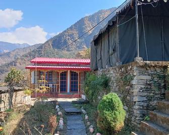 Gorooomgo Himalayan Hills Homestay - Kedārnāth - Building