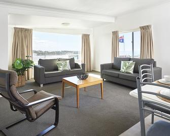 Harbour View Apartments - Ulladulla - Living room