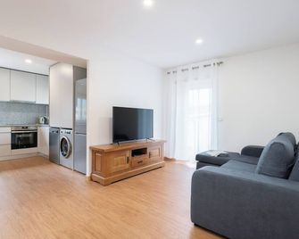 Casa da Petisqueira 54, Paredes-Oporto - Rebordosa - Sala de estar