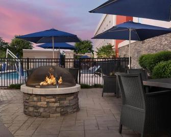 Hampton Inn & Suites Huntsville/Research Park Area - Huntsville - Patio