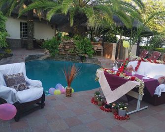 Parrot Lodge - Bulawayo - Pool