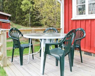 Lovely home in Härryda with kitchen - Härryda - Patio