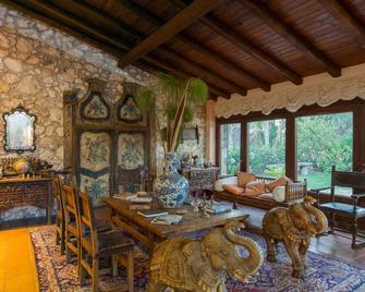 Villa dei Papiri - Siracusa - Dining room