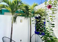 Casa Luna W Private Swimming Pool In Mexico! Walk To Xcacel Beach And Cenotes - Chemuyil - Patio