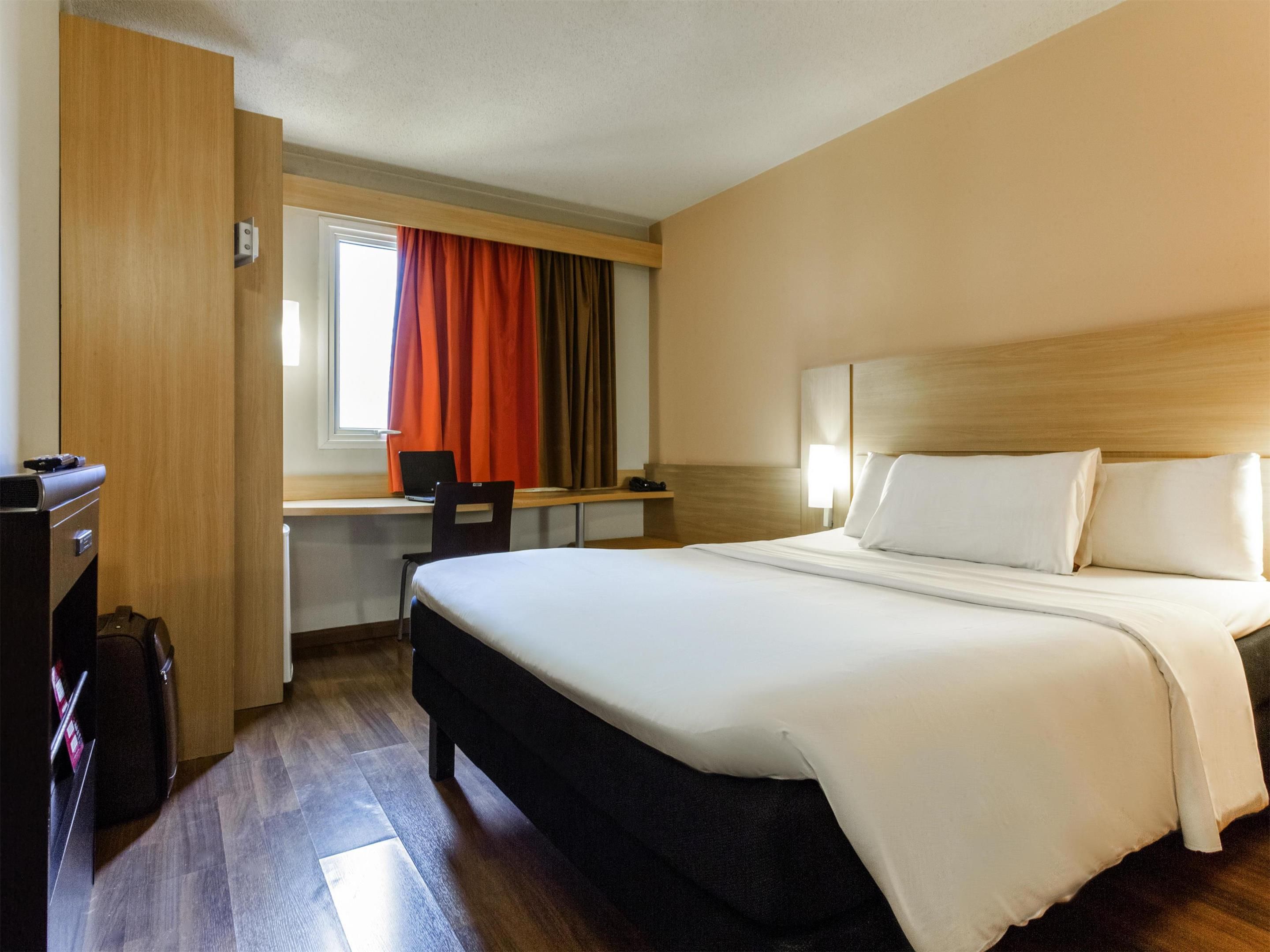 إيبيس تولاوس بلانياك أيروبورت