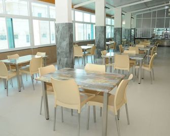 Sreeparthi Hotel - Puttaparthi - Restaurant