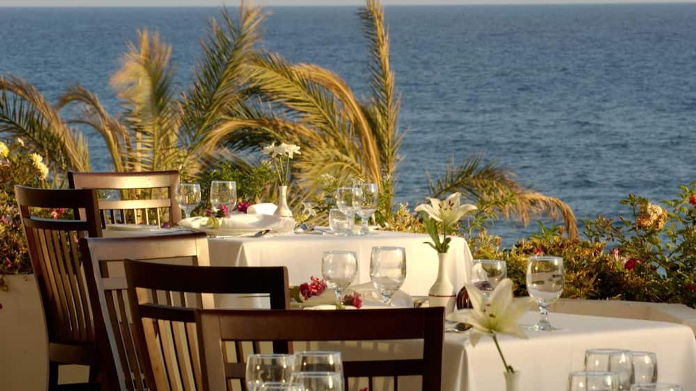 Constantinou Bros Athena Royal Beach Hotel