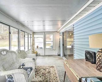 Rustic Family Home and Acreage about 20 Mi Hocking Hills - Lancaster