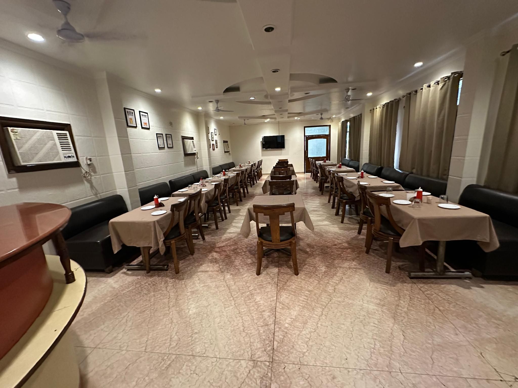 Hotel Ashish - Baddi - Restaurant