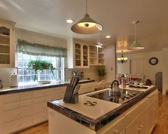 Large French Chateau in Pebble Beach with handicap access - Pebble Beach - Kitchen