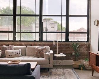 Sunny Loft w/ View of Gay St - Knoxville - Living room