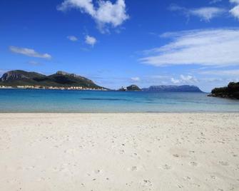 Villaggio Perlacea - Your House in Sardinia - Golfo Aranci - Spiaggia