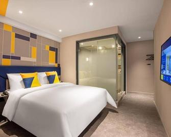 7 days chain hotel (hubuxiang store, shimenmen, Wuhan) - Wuhan - Habitación
