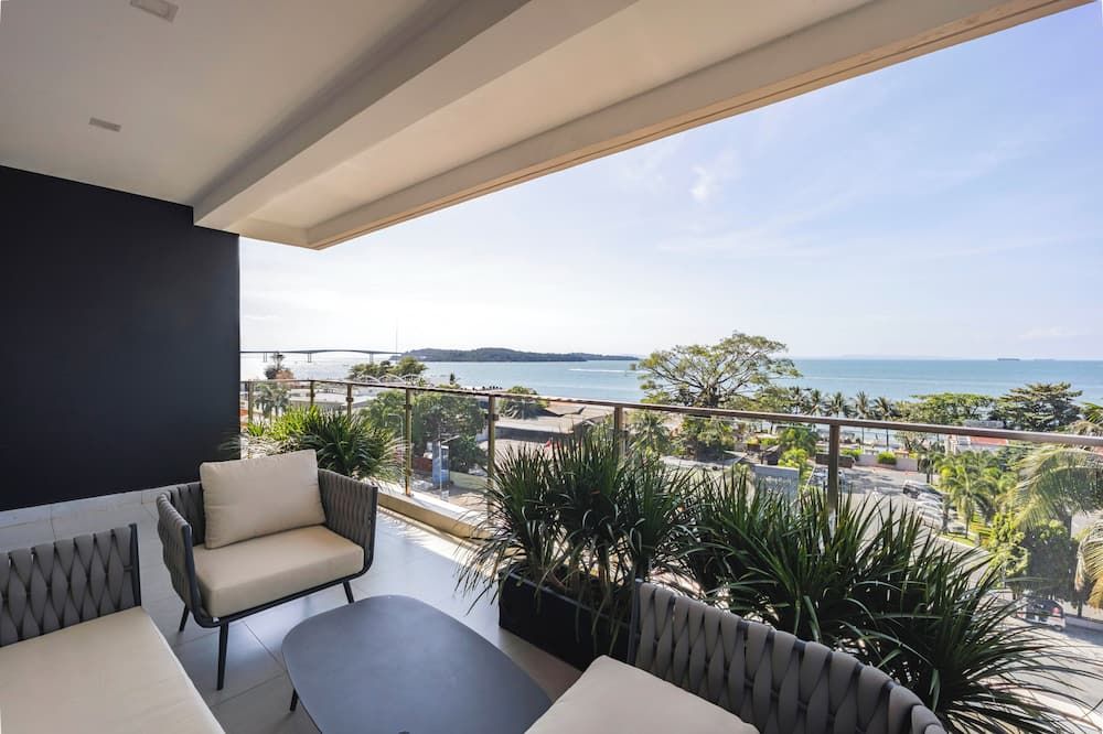 Queenco Entertainment Resort - סיהנוקוויל - מרפסת