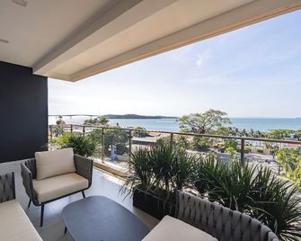 Queenco Entertainment Resort - Sihanoukville - Balcon