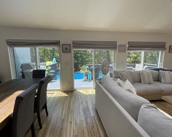 ️Luxurious Peaceful Hamptons Get Away - Quogue - غرفة معيشة