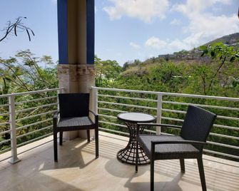 Villa Indigo 1Br in Private Gated Estate - Saint Thomas Island - Varanda