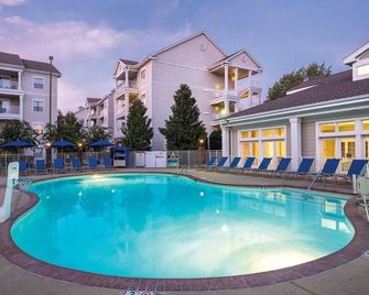 Experience Music City in Style at Wyndham Nashville – 1 Bedroom Deluxe - Nashville - Piscina
