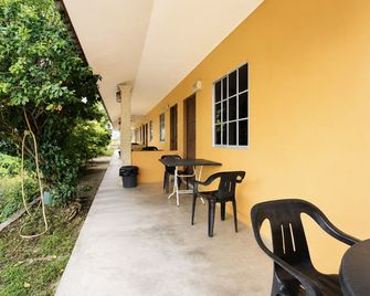 Tok Man Inn - Pantai Cenang - Patio