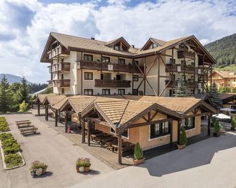 Golf Hotel - Folgaria - Building