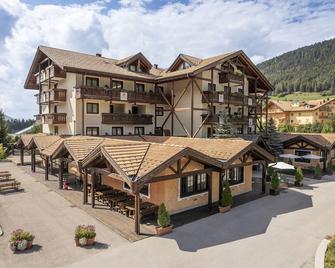Golf Hotel - Folgaria - Gebäude