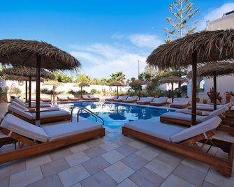 Villa Angira - Kamari - Pool