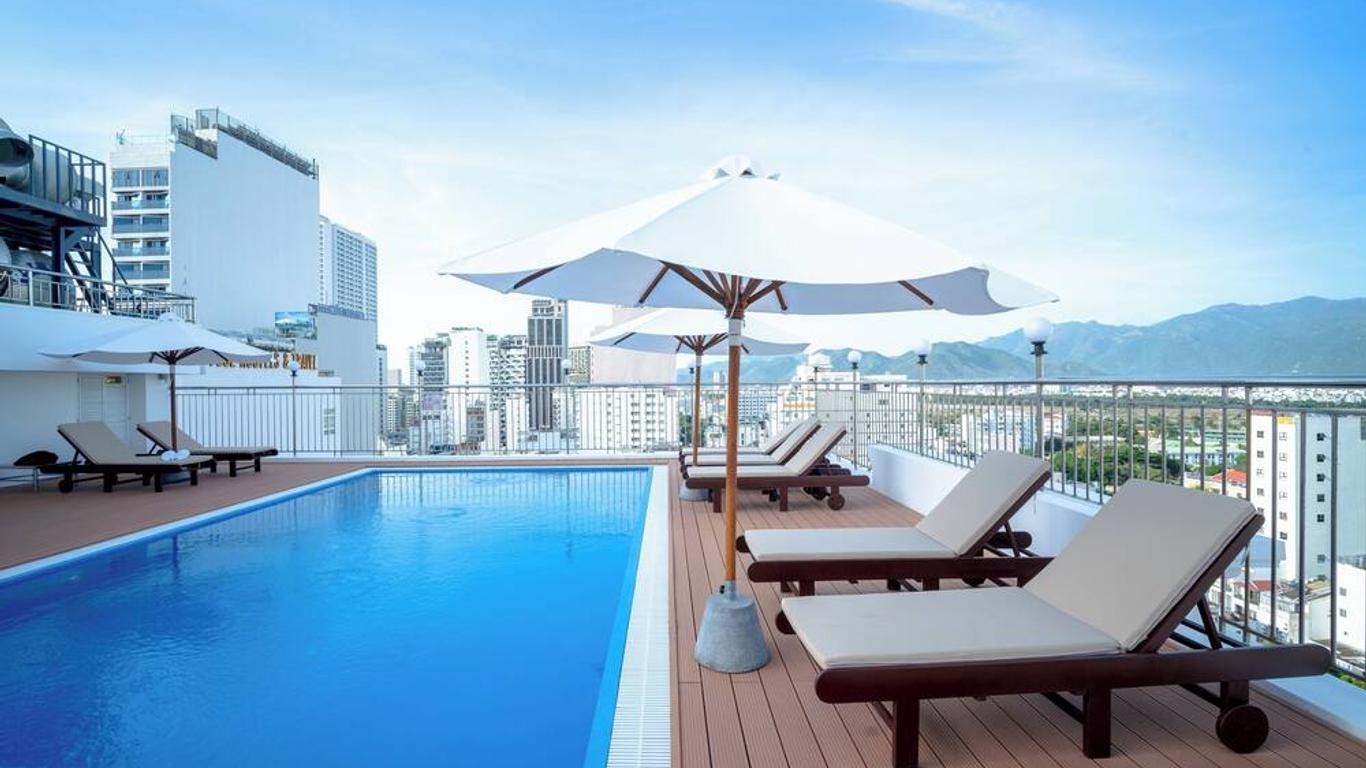 Galliot Hotel Nha Trang