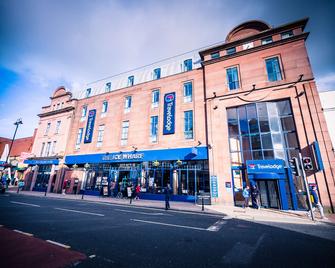 Travelodge Derry - Londonderry - Building