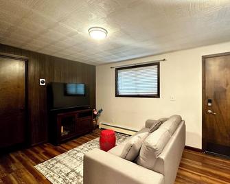 Spacious & comfy apt near JBER - Anchorage