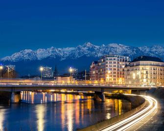 ibis Grenoble Gare - Grenoble - Building