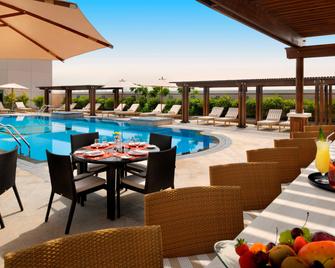 Crowne Plaza Dubai Jumeirah, An IHG Hotel - Dubai - Pool