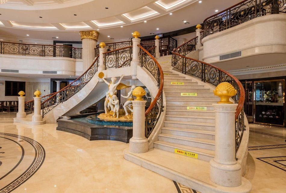 Qing Yuan New Holyton International Hotel