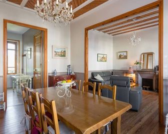 Authentic bed and breakfast specializing in the Rum Route + Free parking - Saint-Malo - Dining room
