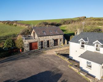 Crogal Stable, Family Friendly, Character Holiday Cottage In New Quay - New Quay - Building