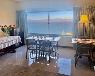 1 Mountain Rd Boutique B & B - Fish Hoek - Dining room