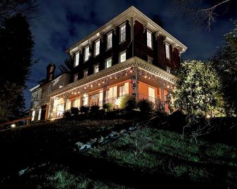 The Bookhouse Hotel at Faunbrook - West Chester - Edificio