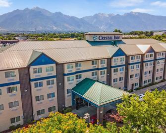 Crystal Inn Hotel & Suites - Midvalley - Murray - Building