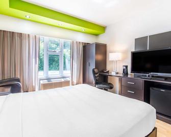 Travelodge by Wyndham Trois-Rivieres - Trois-Rivières - Bedroom