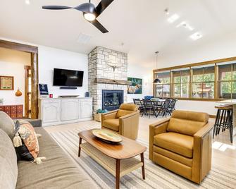 Mountain Views Luxurious Grand Lake Escape! - Grand Lake - Salon